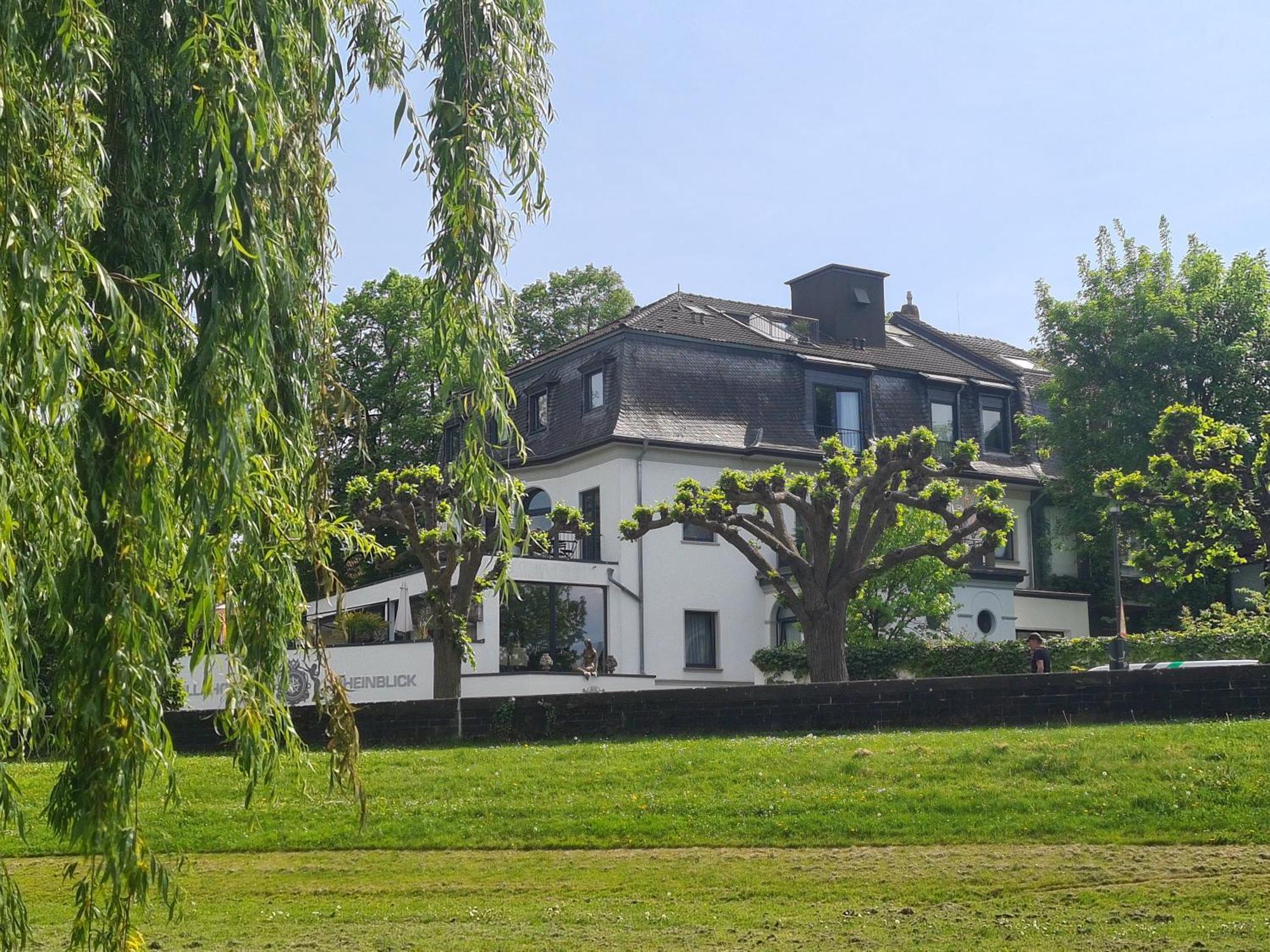 Rheinblick 4*